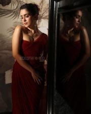 Dazzling Sanya Malhotra in a Custom Red Picante Saree Gown at Filmfare Awards Night Pictures 04