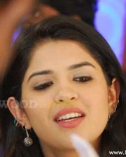 Deeksha Seth Pics