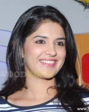 Deeksha Seth Pics