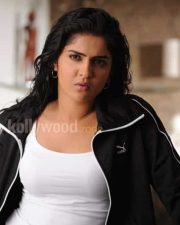 Deeksha Seth Rowdi Raja Movie Spicy Sexy Photos