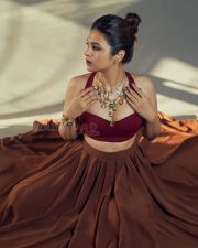 Enchanting Shraddha Das in a Sultry Wine Corset and Pleated Skirt Pictures 01 Enchanting Shraddha Das in a Sultry Wine Corset and Pleated Skirt Pictures 01