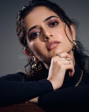 Gathavaibhava Movie Heroine Ashika Ranganath in Black Photos 01 Gathavaibhava Movie Heroine Ashika Ranganath in Black Photos 01