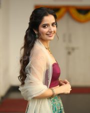 Heroine Ashika Ranganath at Bhartha Mahasayulaku Wignyapthi Interview Pictures 18