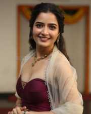 Heroine Ashika Ranganath at Bhartha Mahasayulaku Wignyapthi Interview Pictures 23