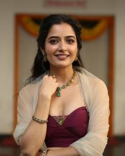 Heroine Ashika Ranganath at Bhartha Mahasayulaku Wignyapthi Interview Pictures 26