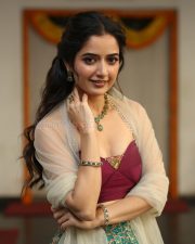 Heroine Ashika Ranganath at Bhartha Mahasayulaku Wignyapthi Interview Pictures 27
