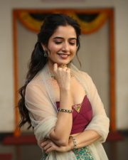 Heroine Ashika Ranganath at Bhartha Mahasayulaku Wignyapthi Interview Pictures 28
