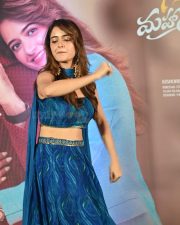 Heroine Ashika Ranganath at Bhartha Mahasayulaku Wignyapthi Press Meet Pictures 32