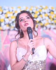 Heroine Ashika Ranganath at Bhartha Mahasayulaku Wignyapthi Trailer Launch Event Photos 20