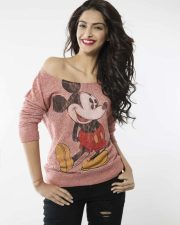 Indian Actress Sonam Kapoor Stylish Sexy Photos 03