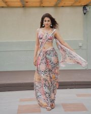 Lechindi Mahila Lokam Actress Shraddha Das in a Floral Printed Draped Saree with a Matching Sleeveless Bralette Blouse Pictures 04