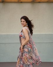 Lechindi Mahila Lokam Actress Shraddha Das in a Floral Printed Draped Saree with a Matching Sleeveless Bralette Blouse Pictures 05