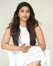 Malavika Satheesan At Choosi Choodangane Press Meet Pictures