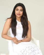 Malavika Satheesan At Choosi Choodangane Press Meet Pictures