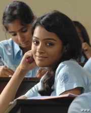 Ponmalai Pozhuthu Movie Heroine Gayathri Photos