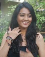 Ponmalai Pozhuthu Movie Heroine Gayathri Photos