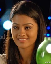 Ponmalai Pozhuthu Movie Heroine Gayathri Photos