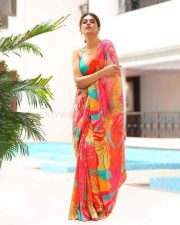 Shraddha Das Stunning Cleavage Show in Saree Photos 05