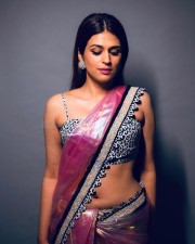 Stunning Shraddha Das Showing Navel in Saree Photos 02