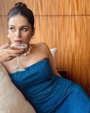Stunning Shraddha Das in a Denim Tube Dress Pictures 03 Stunning Shraddha Das in a Denim Tube Dress Pictures 03
