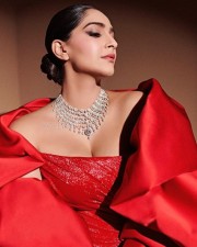 Stylish Sonam Kapoor in a Red Gown Photos 01