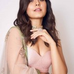 Telugu Actress Raashi Khanna Sexy Cleavage Pictures