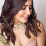 Telugu Actress Raashi Khanna Sexy Cleavage Pictures