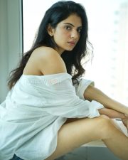 Thadai Udai Actress Misha Narang in an Oversized White Button Up Shirt and a Light Denim Jeans Pictures 04