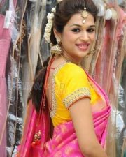 Tollywood Actress Shraddha Das Sexy Saree Photos