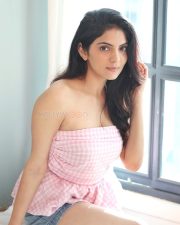 Vetri Kondaan Heroine Misha Narang in a Pink Strapless Peplum Tube Top with a Denim Shorts Photos 03