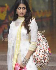 Actress Genelia Cute Sexy Pictures 11