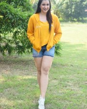 Actress Mannara Chopra At Hi 5 Movie Set Photos 01 Actress Mannara Chopra At Hi 5 Movie Set Photos 01