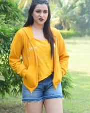Actress Mannara Chopra At Hi 5 Movie Set Photos 02 Actress Mannara Chopra At Hi 5 Movie Set Photos 02