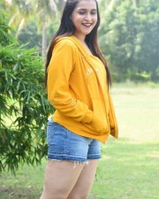 Actress Mannara Chopra At Hi 5 Movie Set Photos 03 Actress Mannara Chopra At Hi 5 Movie Set Photos 03