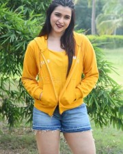 Actress Mannara Chopra At Hi 5 Movie Set Photos 08 Actress Mannara Chopra At Hi 5 Movie Set Photos 08
