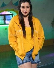 Actress Mannara Chopra At Hi 5 Movie Set Photos 21 Actress Mannara Chopra At Hi 5 Movie Set Photos 21