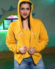 Actress Mannara Chopra At Hi 5 Movie Set Photos 31 Actress Mannara Chopra At Hi 5 Movie Set Photos 31