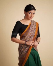 Actress Mannara Chopra New Photoshoot Pics 03 Actress Mannara Chopra New Photoshoot Pics 03
