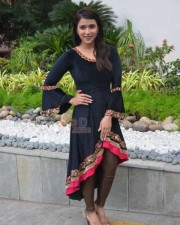 Actress Mannara Chopra Photos 08 Actress Mannara Chopra Photos 08