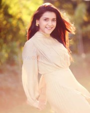 Actress Mannara Chopra Summer Photoshoot Photos 10 Actress Mannara Chopra Summer Photoshoot Photos 10
