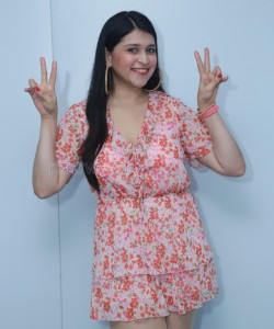 Actress Mannara Chopra at Advanced Grohair Clinic Launch Photos 28