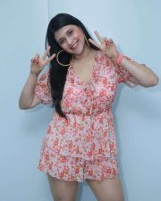 Actress Mannara Chopra at Advanced Grohair Clinic Launch Photos 31