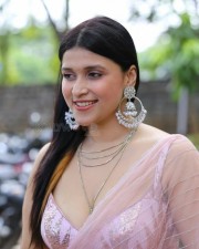Actress Mannara Chopra at Tiragabadara Saami Teaser Launch Pictures 28