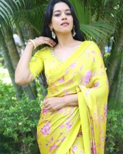 Actress Mirnalini Ravi at Love Guru Movie Press Meet Pictures 11