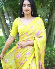 Actress Mirnalini Ravi at Love Guru Movie Press Meet Pictures 12