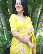 Actress Mirnalini Ravi at Love Guru Movie Press Meet Pictures 18