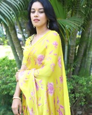 Actress Mirnalini Ravi at Love Guru Movie Press Meet Pictures 24