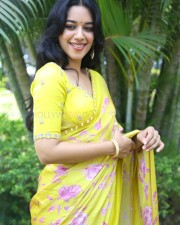 Actress Mirnalini Ravi at Love Guru Movie Press Meet Pictures 28