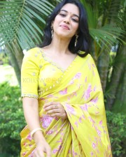 Actress Mirnalini Ravi at Love Guru Movie Press Meet Pictures 30