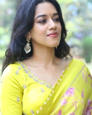 Actress Mirnalini Ravi at Love Guru Movie Press Meet Pictures 32